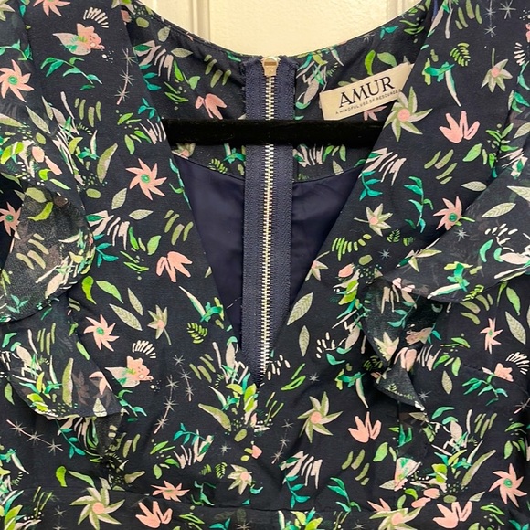 NWOT Amur Blue Silk Floral Top size S - Picture 6 of 10